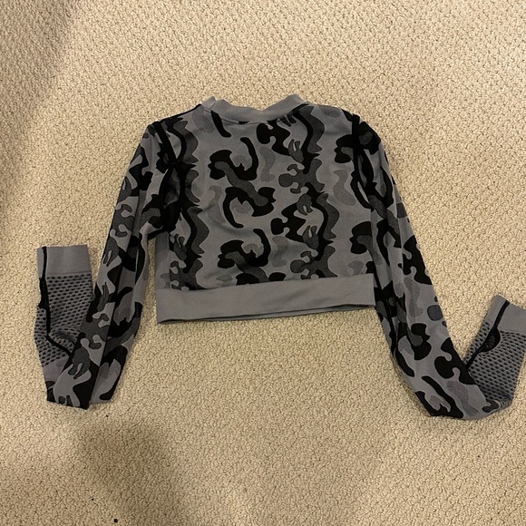 Lone Star crop top cut out long sleeve size M grey and black Camo - Picture 3 of 7